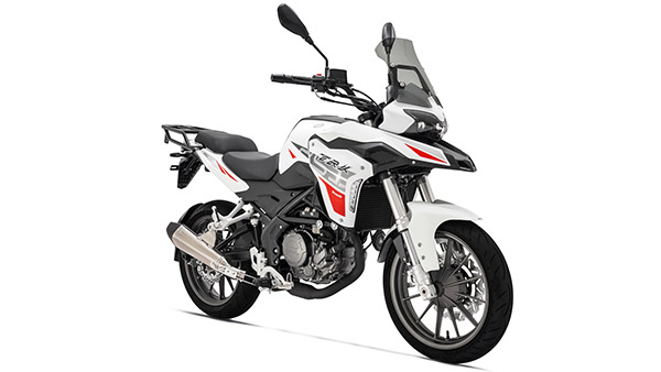 Benelli TRK 251 एडवेंचर बाइक भारत में हुई लाॅन्च, जानें क्या है कीमत और फीचर्स