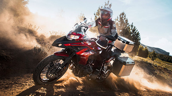 Benelli TRK 502X भारत में नए रंग के साथ हुई लॉन्च, दिखने में और भी आकर्षक