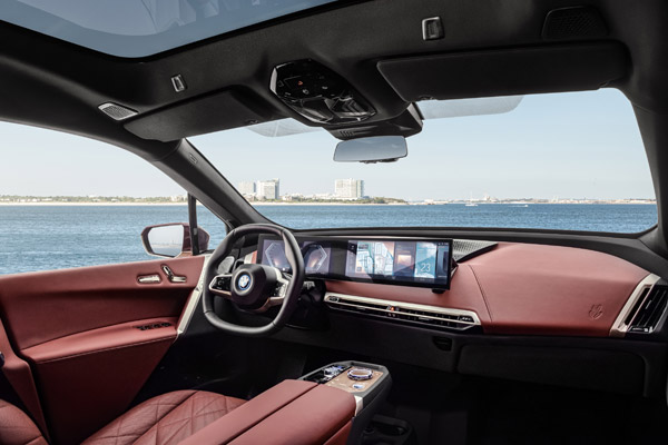 BMW iX इलेक्ट्रिक एसयूवी को सेफ्टी के लिए मिली 5 स्टर रेटिंग, 13 दिसंबर को होगी भारत में लाॅन्च
