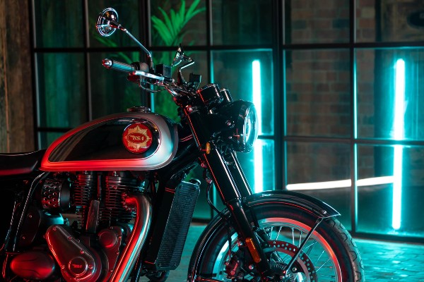 BSA Motorcycles की पहली बाइक Goldstar 650 हुई पेश, RE 650 Twins से होगा मुकाबला