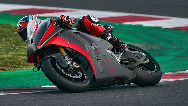 Ducati की पहली इलेक्ट्रिक स्पोर्ट्स बाइक से उठा पर्दा, MotoE टूर्नामेंट में लगाएगी रेस