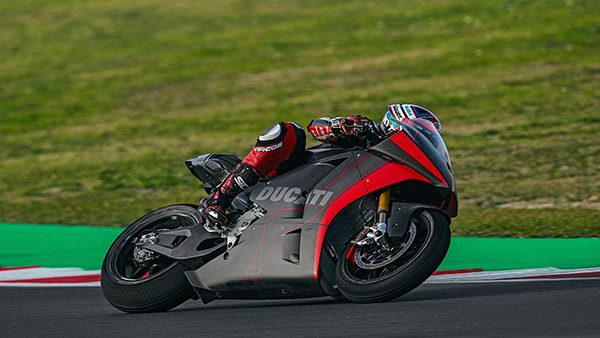 Ducati की पहली इलेक्ट्रिक स्पोर्ट्स बाइक से उठा पर्दा, MotoE टूर्नामेंट में लगाएगी रेस