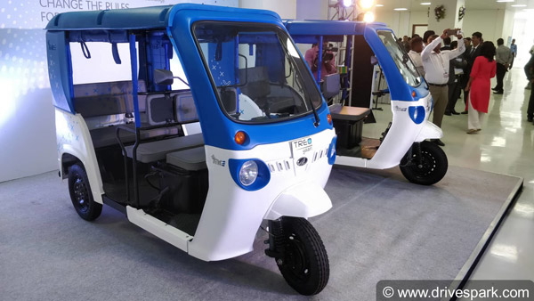 Zoho के सीईओ Sridhar Vembu ने चलाई Mahindra Treo ई-रिक्शा, Anand Mahindra को दिए सुझाव