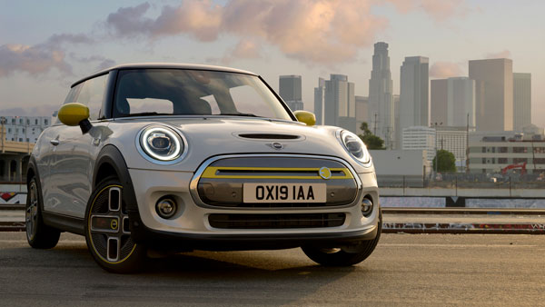 नई MINI Cooper SE इलेक्ट्रिक कार को मार्च 2022 में किया जाएगा लॉन्च, कंपनी ने की पुष्टि