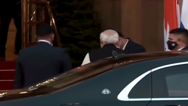 अब 12 करोड़ की इस कार में सफर करेंगे पीएम मोदी, जानिए इस बख्तरबंद कार की खूबियां