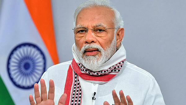 बनारस दौरे पर Toyota Land Cruiser में दिखे PM Modi, जानें आखिर कितनी खास है यह कार