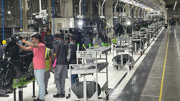 Ola Electric Scooter की डिलीवरी 15 दिसंबर से हुई शुरू, ग्राहकों को मैसेज मिलने हुए शुरू