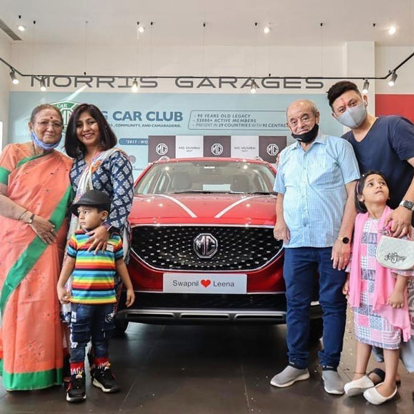 एक्टर स्वप्निल जोशी ने पत्नि को गिफ्ट की MG की इलेक्ट्रिक एसयूवी, जानिए क्या है कीमत और रेंज
