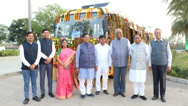 टाटा मोटर्स ने अहमदाबाद में की 60 इलेक्ट्रिक बसों की डिलीवरी, फुल चार्ज पर चलती हैं 150 किलोमीटर
