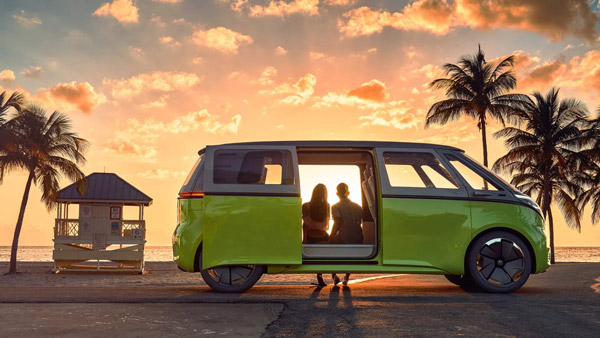 Volkswagen ID.Buzz इलेक्ट्रिक वैन का टीजर हुआ जारी, सेल्फ ड्राइविंग तकनीक से होगी लैस