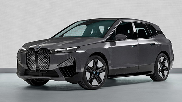 सिर्फ एक बटन के क्लिक पर ‘गिरगिट’ की तरह रंग बदलेगी कार, BMW ने पेश की नई तकनीक