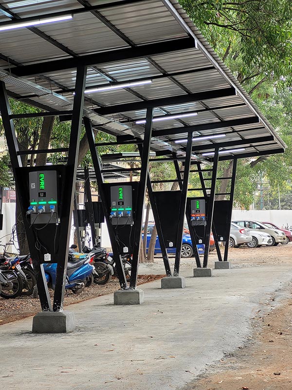 अब मिनटों में चार्ज होगा इलेक्क्ट्रिक वाहन, EVRE के सभी चार्जिंग हब में फास्ट चार्जिंग की सुविधा उपलब्ध