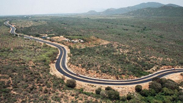 2025 तक पुरा हो जाएगा 2 लाख किलोमीटर राजमार्गों का निर्माण, NHAI ने काम की रफ्तार की तेज