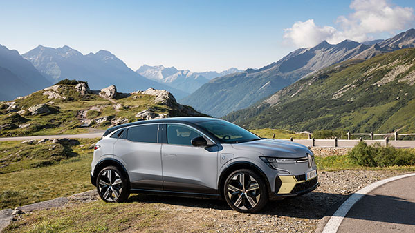 Renault 2030 तक यूरोप में बनना चाहती इलेक्ट्रिक कार निर्माता कंपनी, जानें क्या है योजना