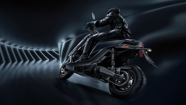 Yamaha ने पेश की धांसू इलेक्ट्रिक स्कूटर, बेहद अलग है डिजाइन, जानें क्या है रेंज