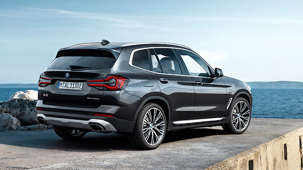 2022 BMW X3 अब डीजल वैरिएंट में भी हुई लॉन्च, जानें कीमत, फीचर्स, इंजन जानकारी