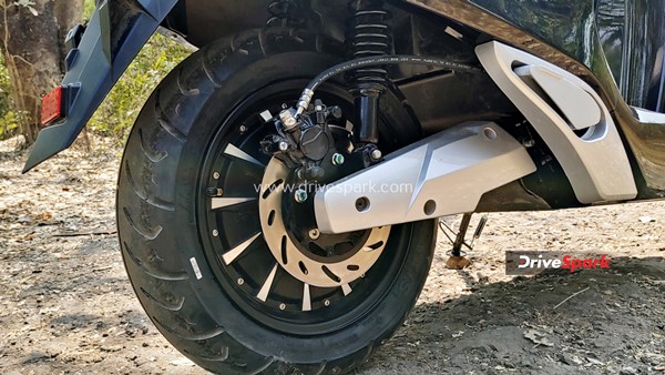 Bounce Infinity E1 Review: चलाने में कैसी है बाउंस की पहली इलेक्ट्रिक स्कूटर? जानें रेंज, फीचर्स