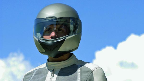 सुरक्षित राइडिंग के लिए चुने एक ज्यादा सुरक्षित Helmet, खरीदते वक्त रखें इन बातों का ध्यान