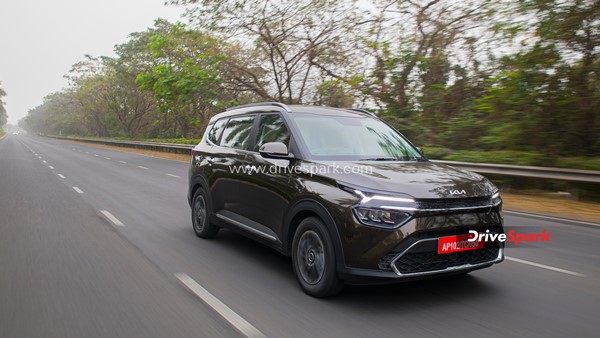 Kia Carens कल होगी भारत में लॉन्च, उससे पहले जान लीजिये इसके बारें में सबकुछ