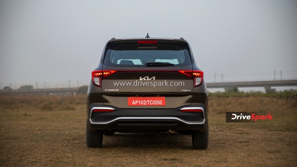 Kia Carens MPV डीलरशिप पर पहुंचना हुई शुरू, इस माह भारतीय बाजार में हो सकती है लॉन्च