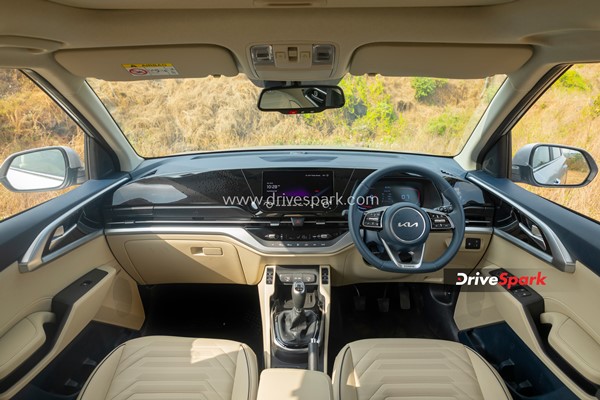 Kia Carens कल होगी भारत में लॉन्च, उससे पहले जान लीजिये इसके बारें में सबकुछ