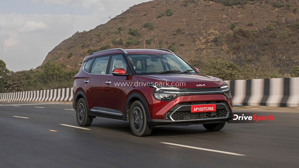 Kia Carens की डिलीवरी भारत में हुई शुरू, डीजल वैरिएंट को मिल रही शानदार प्रतिक्रिया