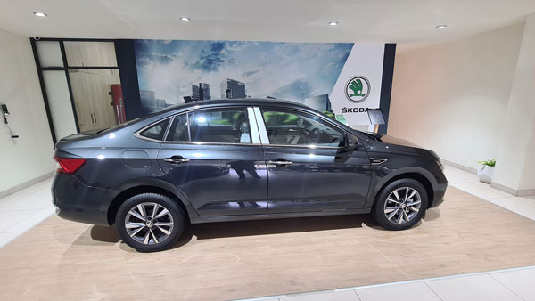 Skoda Slavia डीलरशिप पर पहुंचना हुई शुरू, लग रही बेहद शानदार