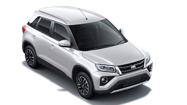 बुरी खबर! Toyota ने इन दो कारों के बढ़ा दिए दाम, 45,000 रुपये तक हो गई महंगी