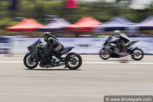 2022 के लिए VROOM Drag रेस आई वापस: जानें भारत में सबसे बड़े ड्रैग मीट के बारे में