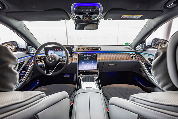 Mercedes Maybach S-Class लिमोजिन हुई लाॅन्च, जानें कीमत और फीचर्स से जुड़ी सभी डिटेल्स