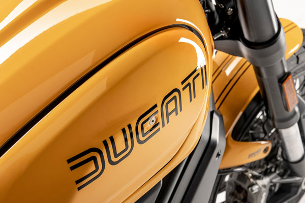 Ducati Scrambler 1100 Tribute PRO भारतीय बाजार में हुई लॉन्च, जानें क्या है कीमत और फीचर्स