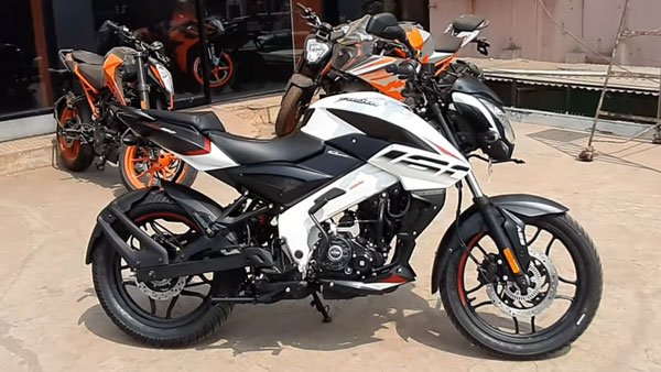 Bajaj Pulsar NS160 नए अलाॅय व्हील रंग में हुई उपलब्ध, जानें कैसा है नया लुक