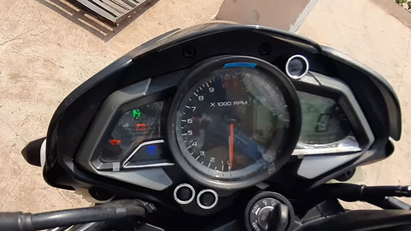 Bajaj Pulsar NS160 नए अलाॅय व्हील रंग में हुई उपलब्ध, जानें कैसा है नया लुक