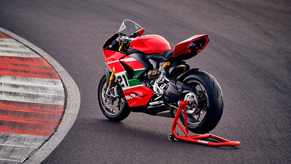 Ducati India जल्द लाॅन्च करेगी ये धांसू बाइक, 950cc के इंजन से होगी लैस, जानें पूरी डिटेल्स