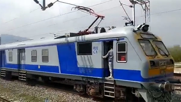 बडगाम से बारामूला तक दौड़ी इलेक्ट्रिक ट्रेन, भारतीय रेलवे ने किया सफल ट्रायल