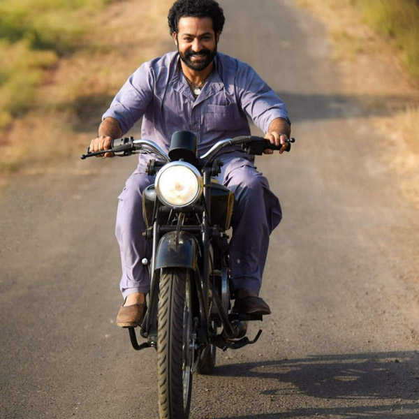 RRR में जूनियर एनटीआर की ये बाइक है बेहद खास, 100 साल से भी है ज्यादा पुरानी