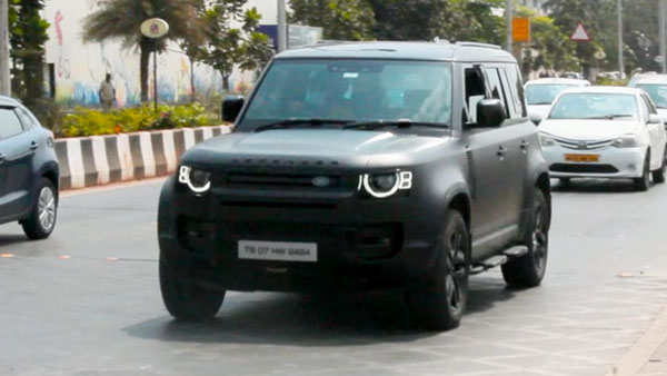 Land Rover Defender 110 की सवारी करते दिखे अभिनेता Prakash Raj, नए शेड में कराया है रैप