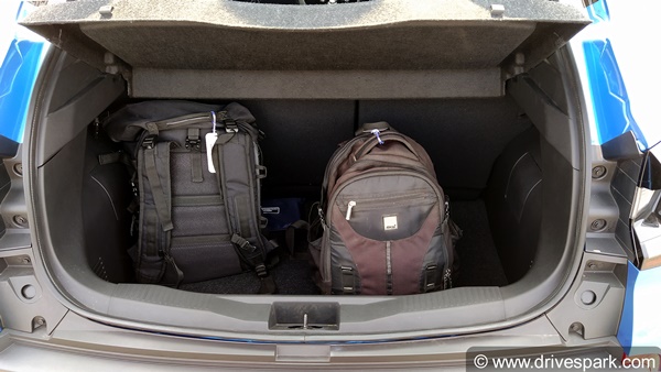 Renault Kiger RXE पहिया, ब्रेक, आकार, रंग विकल्प
