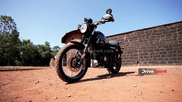 Royal Enfield Scram 411 Review: चलाने में कैसी यह नई स्क्रैम्ब्लर बाइक? क्या भारतीय ग्राहकों को आएगी पसंद?