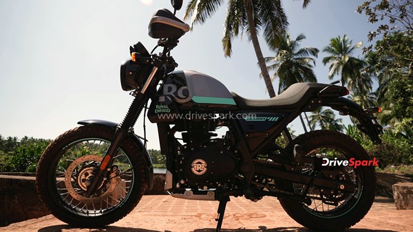 Royal Enfield Scram 411 Review: चलाने में कैसी यह नई स्क्रैम्ब्लर बाइक? क्या भारतीय ग्राहकों को आएगी पसंद?