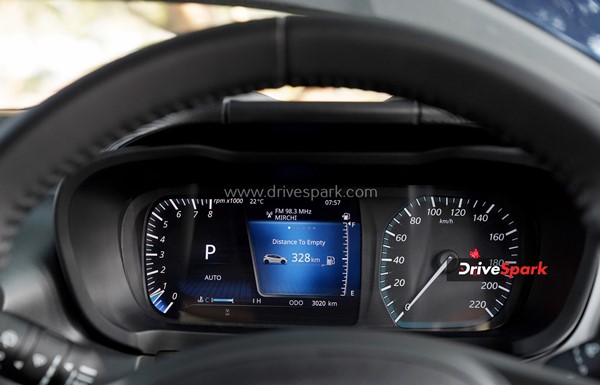 Tata Altroz DCA Review: डिजाईन, फीचर्स, 6-स्पीड DCT, परफॉर्मेंस, इंजन, वैरिएंट जानकारी
