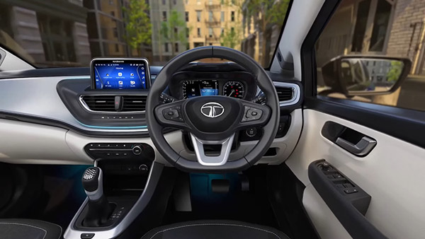 Tata Altroz DCA भारत में 8.09 लाख रुपये में हुई लॉन्च, जानें क्या है नया