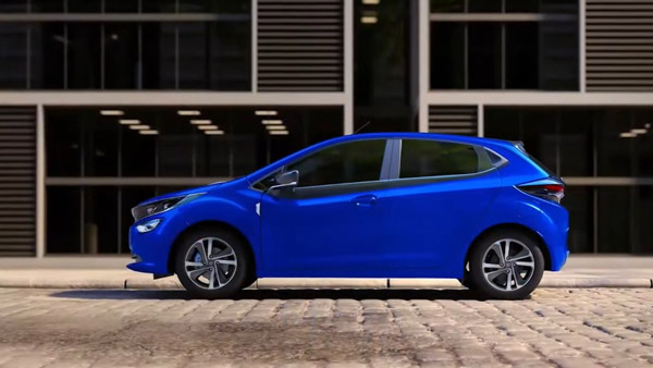 Tata Altroz DCA भारत में 8.09 लाख रुपये में हुई लॉन्च, जानें क्या है नया