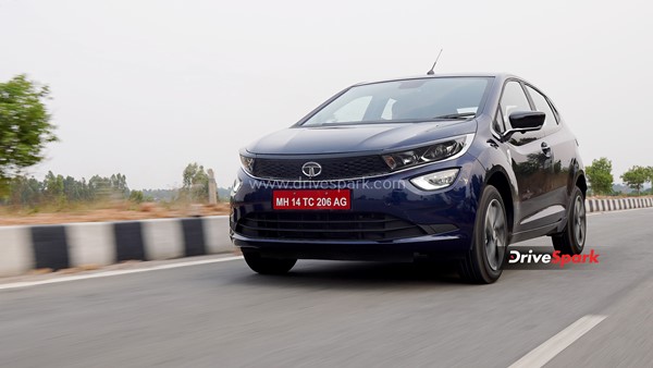 Tata Altroz DCA Review: डिजाईन, फीचर्स, 6-स्पीड DCT, परफॉर्मेंस, इंजन, वैरिएंट जानकारी