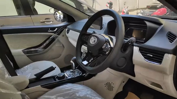 Tata Nexon के नए रॉयल ब्लू कलर की डिलीवरी हुई शुरू, देखें इसमें क्या मिलने वाले फीचर्स