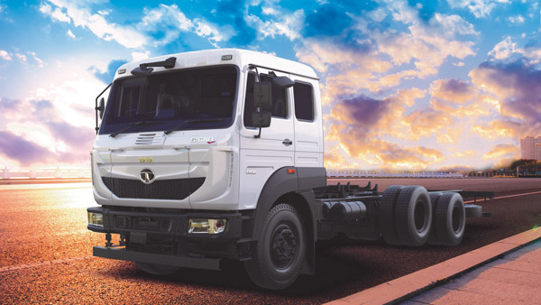 Tata Motors की कमर्शियल वाहन रेंज 1 अप्रैल से होगी महंगी, जानें कितनी होगी वृद्धि