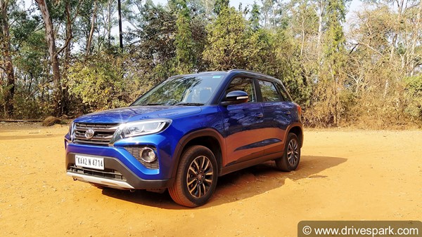 Toyota Kirloskar की कारें अब और हो जाएंगी मंहगी, जानें अगले माह से कितने बढ़ेंगे दाम