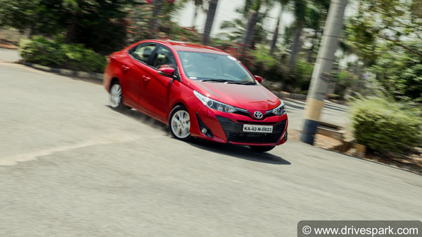 Toyota Kirloskar की कारें अब और हो जाएंगी मंहगी, जानें अगले माह से कितने बढ़ेंगे दाम