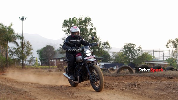 Royal Enfield Scram 411 और Yezdi Scrambler में कौन-सी है आपके लिए बेहतर, जानें यहां