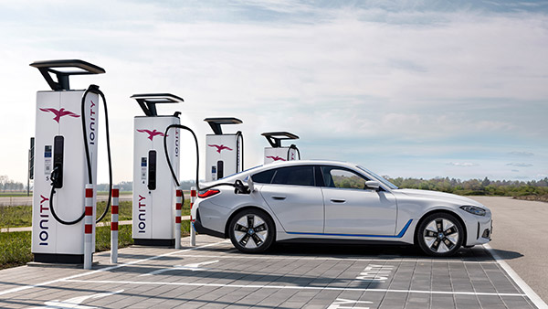 BMW i4 electric sedan to debut in India on April 28, will run 394 km on a single charge